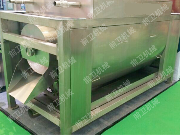 U-type brush peeling cleaning machine